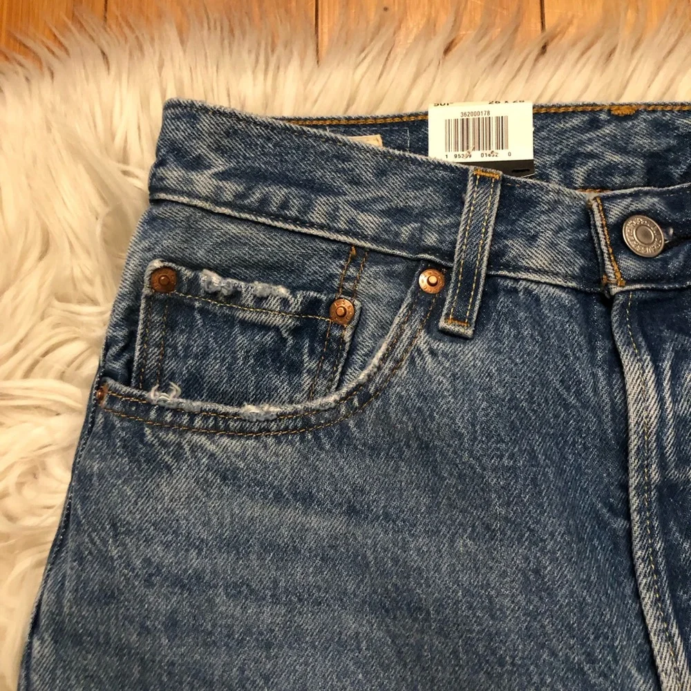 Levi’s 501 Original High Rise Straight Leg Cropped Blue Denim Premium Jeans 26